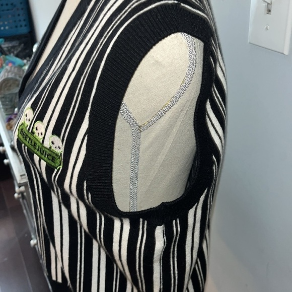 Beetlejuice x Unique Vintage Black & White Stripe Crop Sweater Vest -2X/3X - Picture 4 of 8